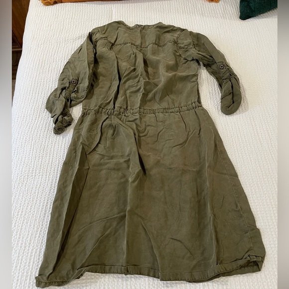 L.O.G.G. Women’s army green button down dress size medium - Picture 2 of 3